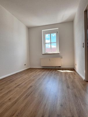 *** Renovierte 2-Raumwohnung im Zentrum | Einbauküche | Dachgeschoss *** - Photo 1