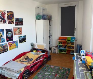 Schö­ne 3‑Zim­mer-Woh­nung mit groß­zü­gi­ger Terrasse - Foto 5