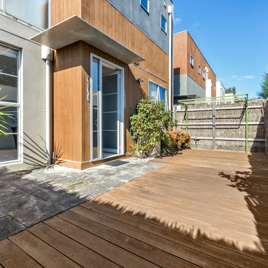 14 Parkmore Rd, Rosebud - Photo 1
