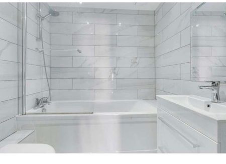 Room in a Shared Flat, Chiswick, W4 - Photo 4