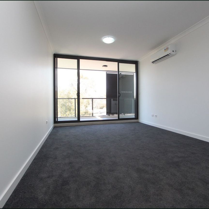 Lovely 2 bedroom unit - Photo 1