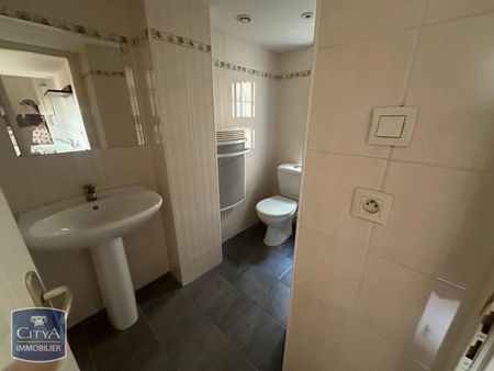 Location Appartement 1 pièce 22m² BOURG EN BRESSE 01000 - Photo 2