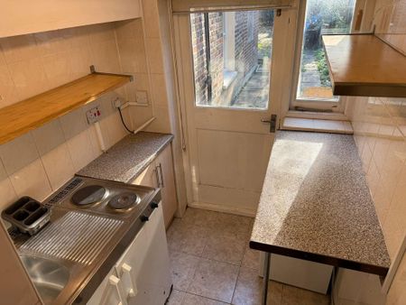 Studio to rent - Photo 5