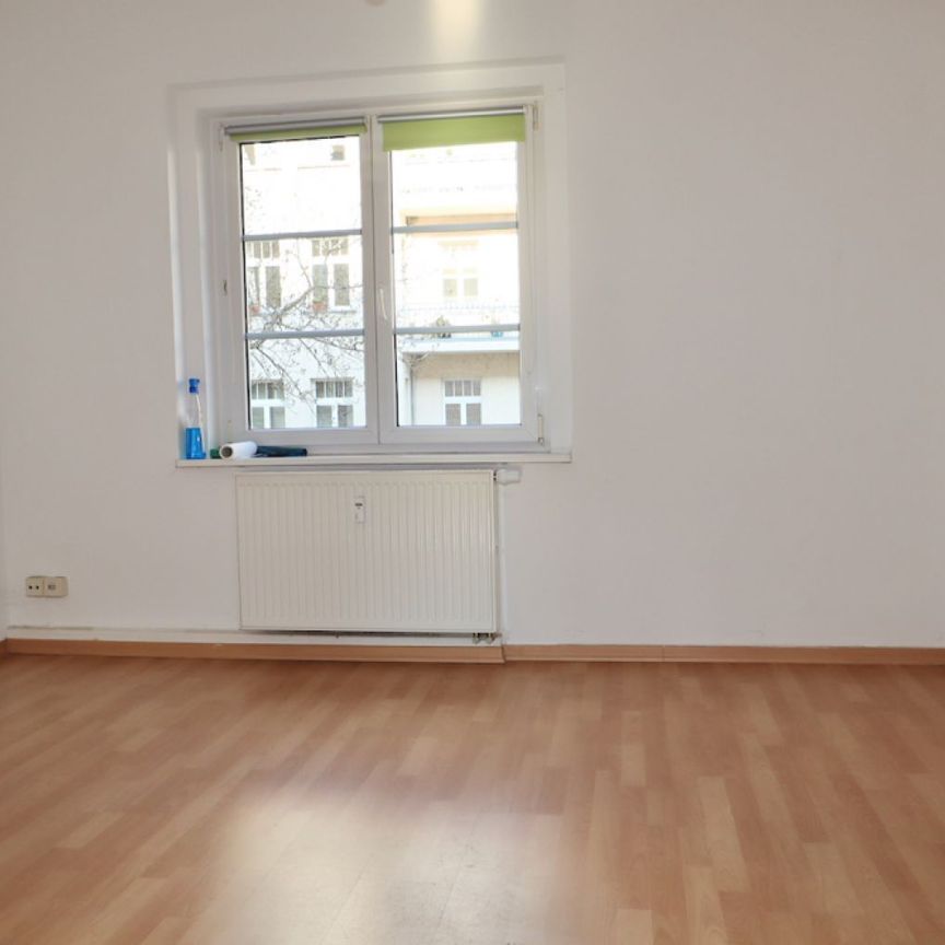 2-Raum • Einbauküche • Laminat • Tageslichtbad • Stellplatz • Kaßberg • Wanne • Anschauen & Mieten - Photo 1