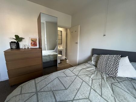 3 bedroom terraced house to rent - Photo 2