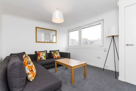 3 bedroom apartment to rent - Photo 2