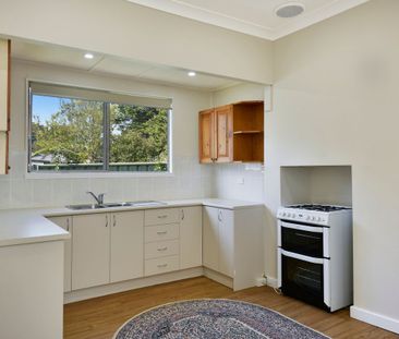 Charming Refreshed Cottage in a Convenient Location - Photo 5