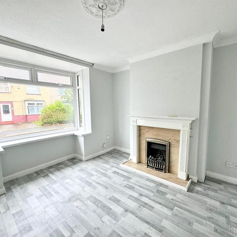 3 bedroom semi-detached house to rent - Photo 1