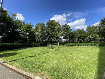 Christabel, Dalton Street, M40 - Photo 3