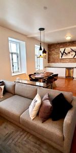 Stunning 2 bd apartment overlooking Bonsecours Market, Old Montreal - Photo 4