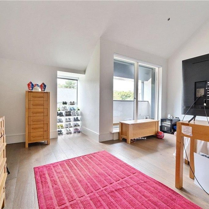 4 bedroom semi-detached house to rent - Photo 1