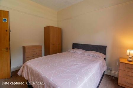 41 Scarborough Terrace - Photo 2