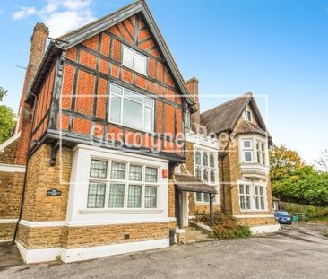 Guildown Road, Guildford - Photo 2