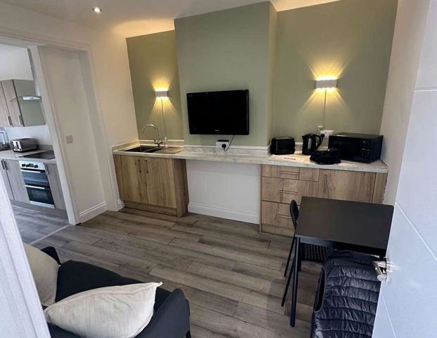 Bramford Road Room 5 - Photo 1