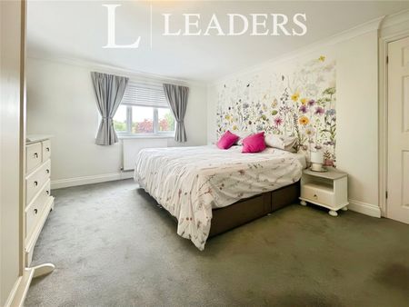 3 bedroom house to rent Canterbury Grange, Bocking, CM7 - Photo 3