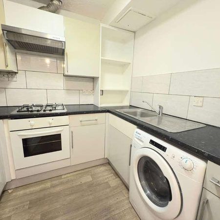 Richards Way, Slough, SL1 - Photo 3