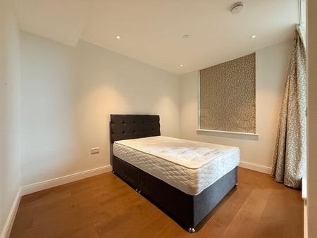 3 Bed Flat, Sophora House, SW11 - Photo 3