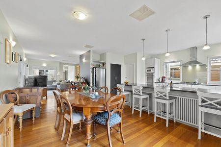 33 Cassels Road, Brunswick VIC 3056 - Photo 2