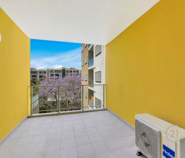 Modern Two Bedroom Apartment - Photo 4