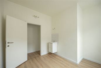 Net gerenoveerd appartement met 2 slaapkamers, groot Zuid terras(22m²) en lage kosten - Photo 2