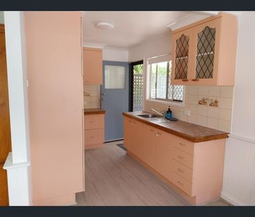 Charming 3-Bedroom Home for Rent in Logan Central! - Photo 4