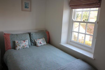 Minnow Cottage, Oddfellows Row, Docking - Photo 4