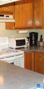 !CO-LOCATAIRE DANS UNE MAISON (pour femme seulement) touts inclus. - Photo 3