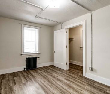 Renovated Suite - 1 Bedroom - Photo 5