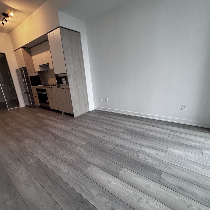 For Lease - 1007 The Queensway N/A Unit# 810, Toronto, Ontario - Photo 1