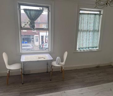 Room in a Shared Flat, Portland Road, SE25 - Photo 3