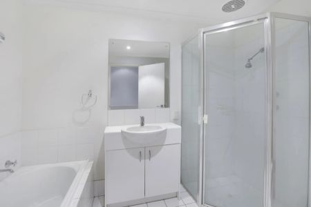 Contemporary Furnished townhouse in the heart of Adelaide CBD - Photo 5