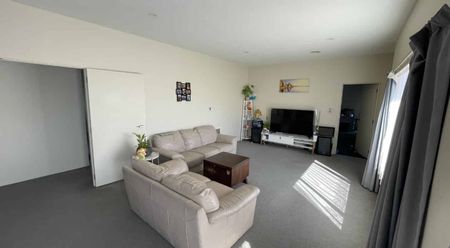 Bell Block Beauty - Photo 4