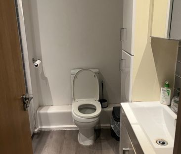 Room in a Shared Flat, Central House, E15 - Photo 6
