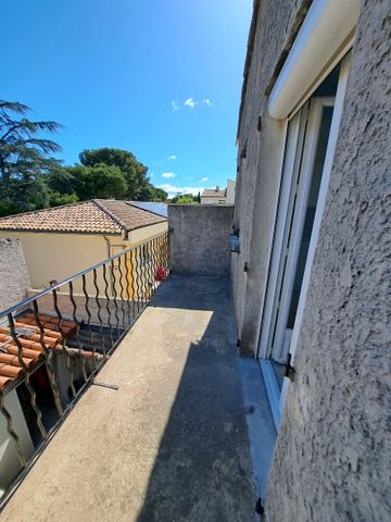 STUDIO Villeneuve Les Avignon 1 pièce(s) 24.42 m2 - Terrasse, - Photo 3