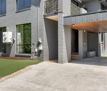 14 Almond St, Caulfield South VIC 3162 - House For Rent | Domain - Photo 3