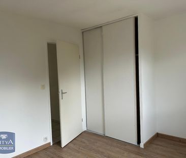 Location Appartement 2 pièces 47m² FONTENAY LE COMTE 85200 - Photo 6