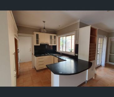27 Manning Clark Road, Mill Park, Vic 3082 - Photo 6