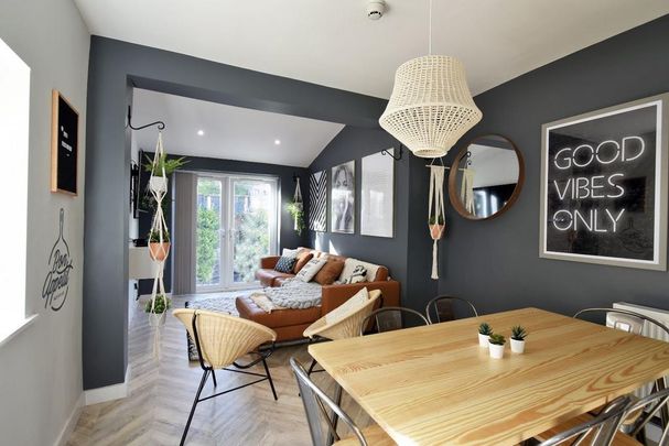 9 bedroom house to rent - Photo 1