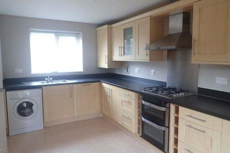 4 bedroom detached house to rent - Photo 5