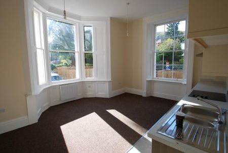 2 bedroom apartment to rent - Photo 3