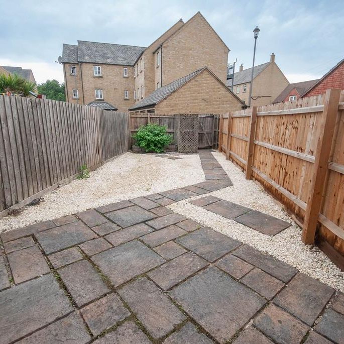 3 bedroom terraced house to rent - Photo 1