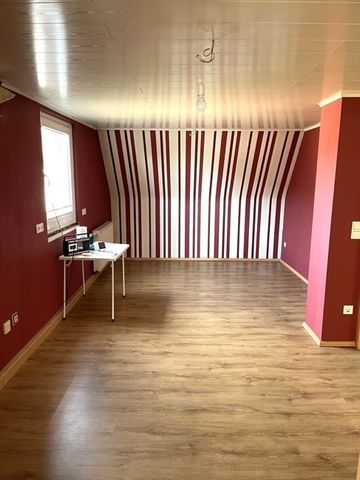 Gepflegte 3 Zimmer Wohnung mit Balkon u. eigenem Eingang in einem 2 Familienhaus - Photo 4