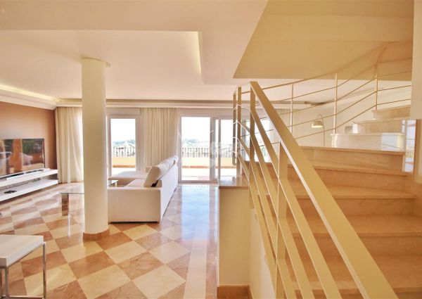 Luxury 2 bedrooms Penthouse Duplex for rent in Nueva Andalucia