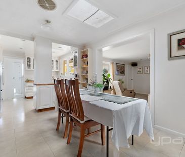 4 BEDROOM FAMILY HOME WITH MULTIPLE LIVING AREAS - Photo 6