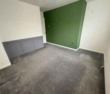 Thompson Avenue, Doncaster, Harworth - Photo 3