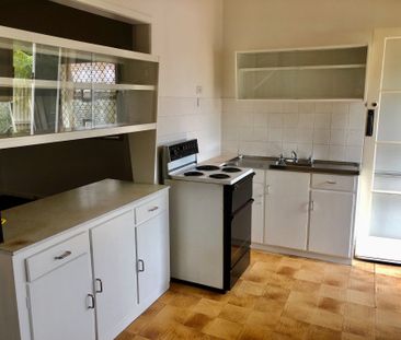 Cute Scarborough Flat with Outdoor Amenities - Photo 6