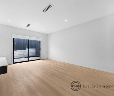 Modern & Comfortable Family Living in Truganina - Photo 2