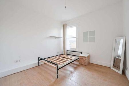 High Road Leytonstone, Leytonstone, E11 - Photo 5