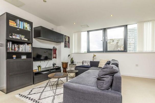 2 bedroom flat to rent - Photo 1