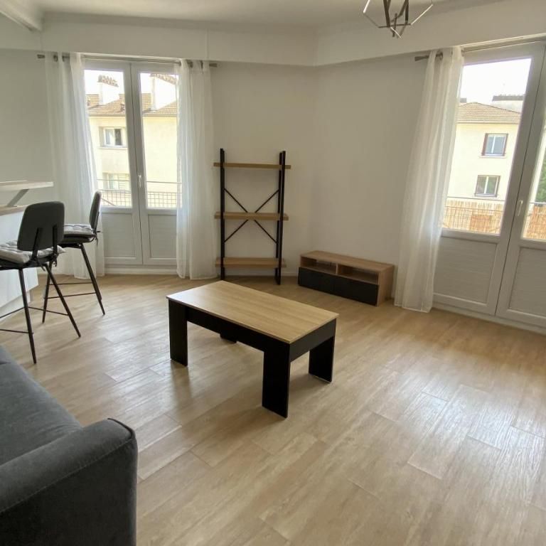 Grand studio meublé avec balcon et parking au coeur de Chantilly - Photo 1